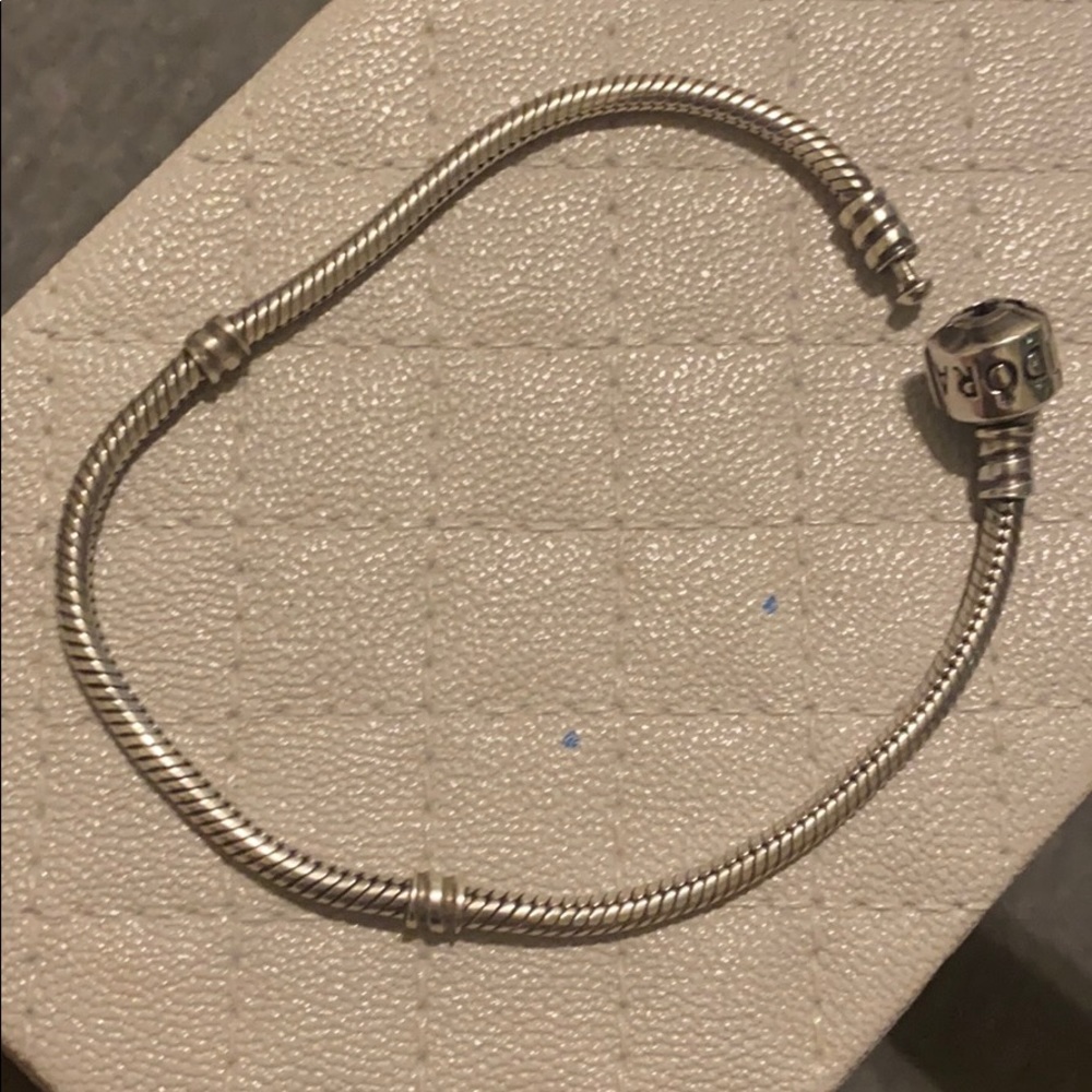Pandora bracelet l